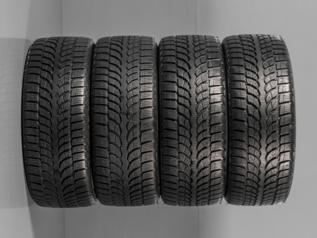 BRIDGESTONE BLIZZAK LM-32 215/45 R16 90V 3286340960014 ZIMNÍ PNEUMATIKY