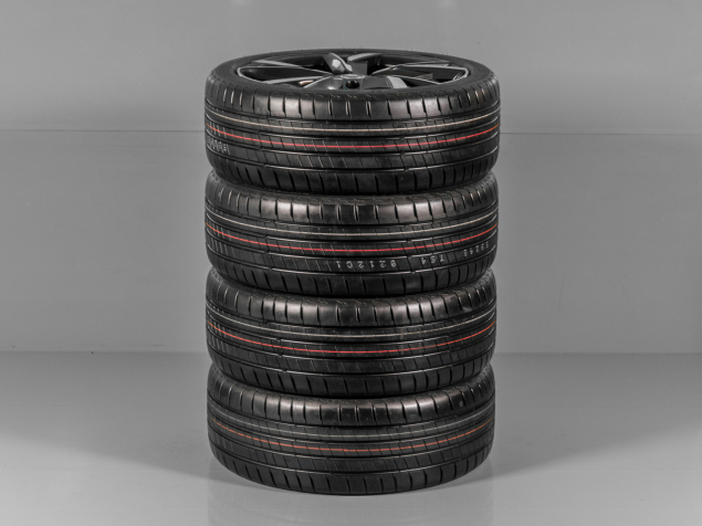 ŠKODA OCTAVIA IV, OCTAVIA SCOUT, 5E3601025, 5E3071499E FL8, R19, 5x112, ORIGINÁLNÍ LETNÍ SADA TAURUS