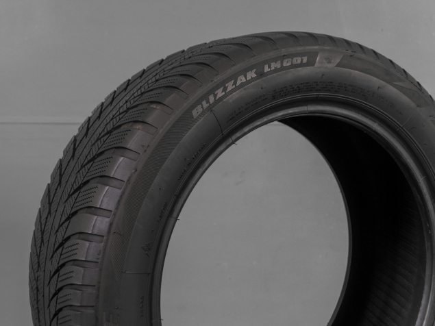 BRIDGESTONE BLIZZAK LM001 XL 225/50 R17 98H 3286340922210 ZIMNÍ PNEUMATIKY