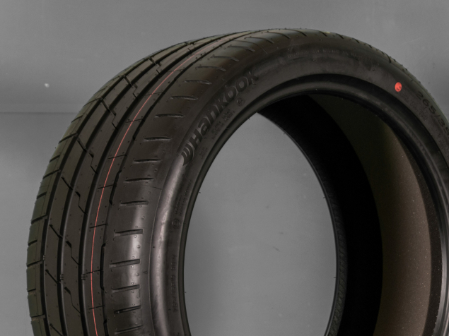 NEJETÉ LETNÍ PNEU 265/35 R19 98W HANKOOK (HA2640)