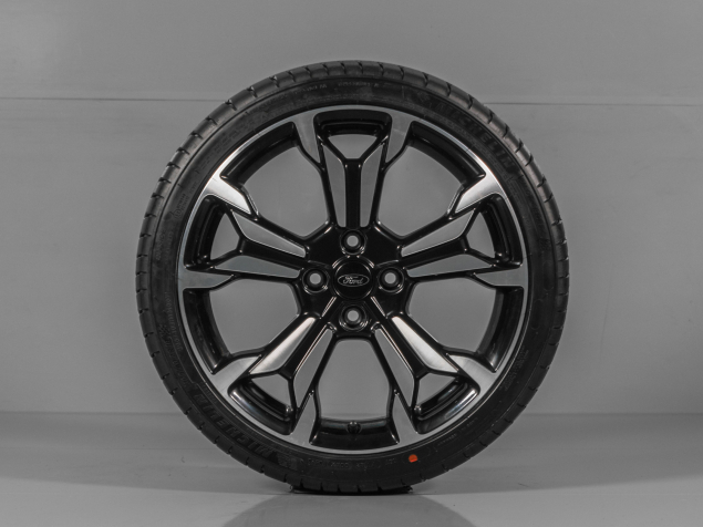 FORD FIESTA ST MK8, J1BC-1007-E1A, R18, 4x108, TPMS, DEMO LETNÍ ALU SADA