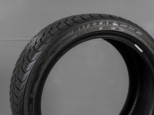 BRIDGESTONE BLIZZAK LM-32 XL 225/40 R18 92V 3286340707510 ZIMNÍ PNEUMATIKY