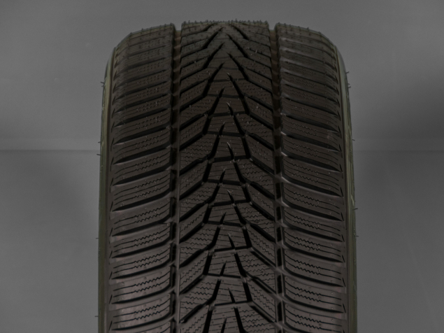 255/40 R22 103H XL NOVÉ ZIMNÍ PNEUMATIKY HANKOOK