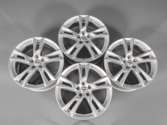 VOLVO XC60 7,5X18 5X108 ET50,5 31362866 DEMO ORIGINÁLNÍ ALU KOLA