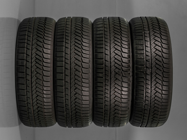 215/50 R18 92V POUŽITÉ ZIMNÍ PNEU CONTINENTAL