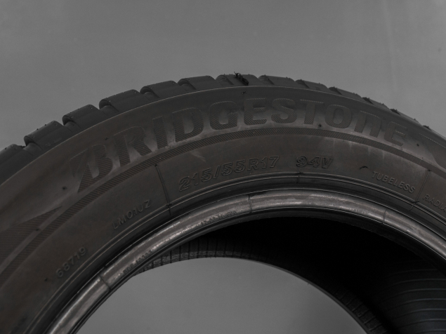 BRIDGESTONE BLIZZAK LM001 215/55 R17 94V 3286340841115 ZIMNÍ PNEUMATIKY