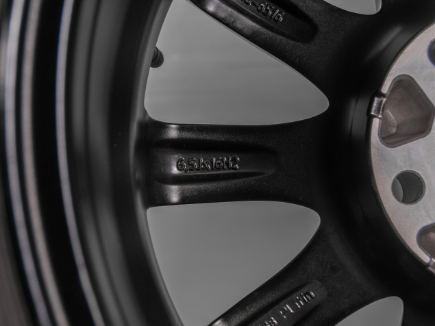 NOVÁ ZIMNÍ SADA NIPPON R16, ROZTEČ 5x114,3, 215/60 R16