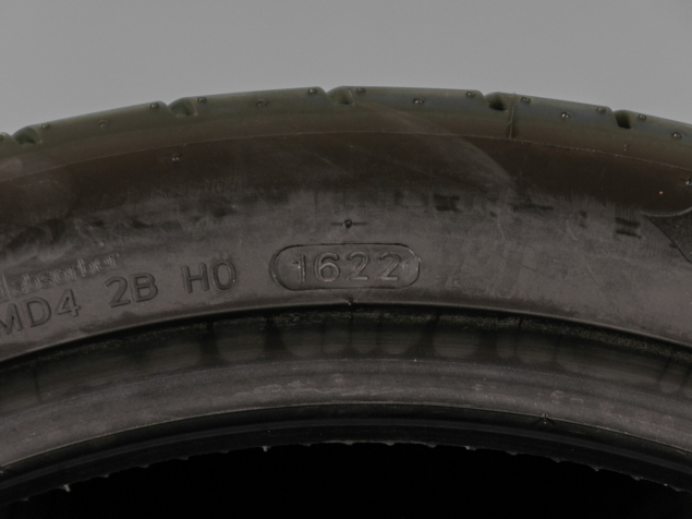 NEJETÉ LETNÍ PNEU 265/35 R19 98W HANKOOK (HA2640)