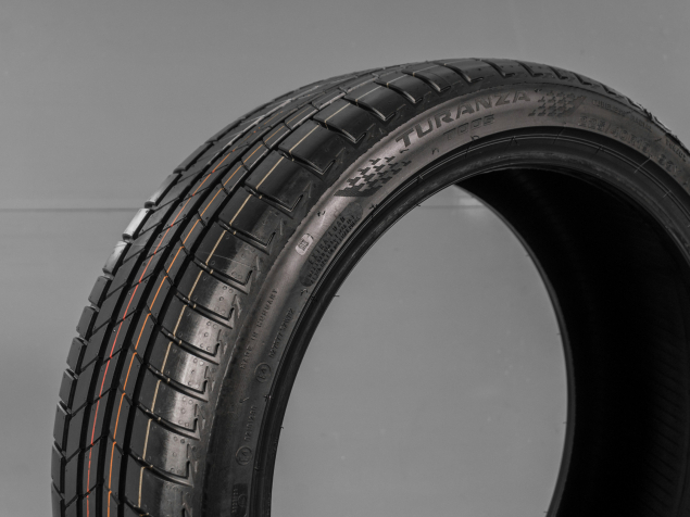 BRIDGESTONE TURANZA T005 225/40 R19 93Y NOVÉ LETNÍ PNEUMATIKY