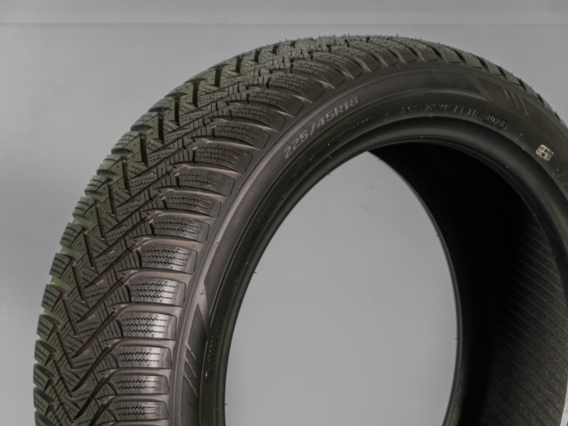 225/45 R18 95V XL NOVÉ ZIMNÍ PNEUMATIKY LAUFENN BY HANKOOK