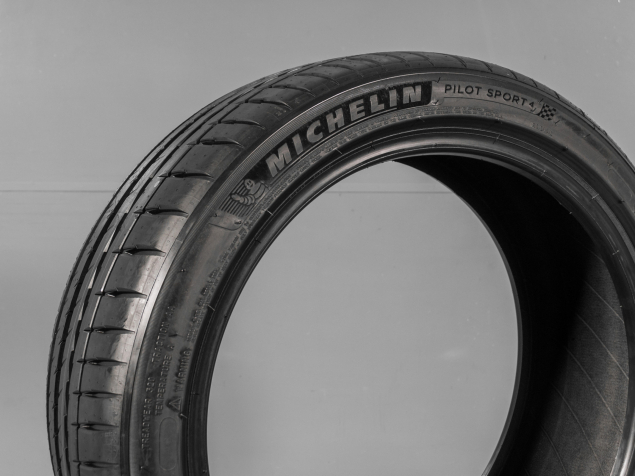 MICHELIN PS4 225/45 R19 96W 3528706720086 DEMO LETNÍ PNEUMATIKY