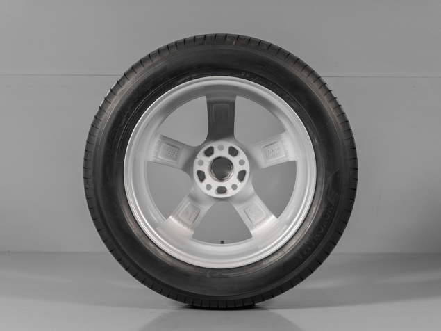 ŠKODA KAROQ DEZENT 225/55 R17 5x112 NOVÁ LETNÍ ALU SADA