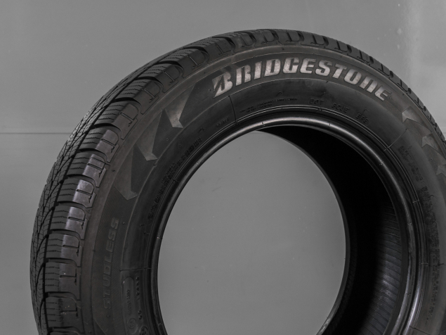 BRIDGESTONE BLIZZAK LM-18C 215/65 R16C, ZIMNÍ PNEUMATIKY POUŽITÉ