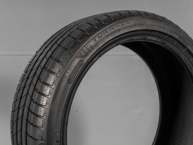 BRIDGESTONE TURANZA T005 XL 225/40 R19 93Y 3286341318814 DEMO LETNÍ PNEUMATIKY