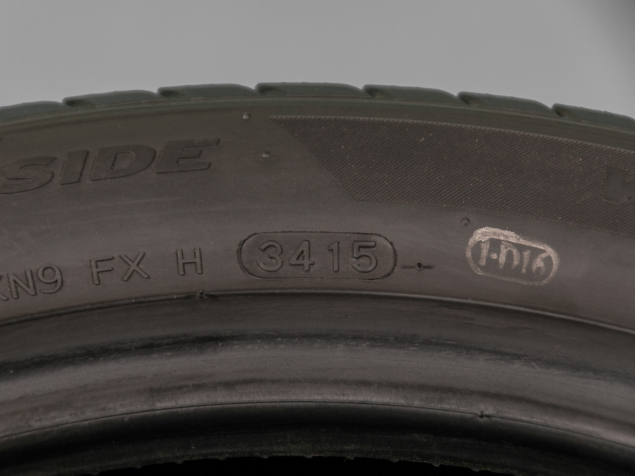 235/45 R18 98V POUŽITÉ ZIMNÍ PNEUMATIKY HANKOOK