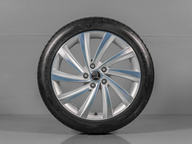 ŠKODA OCTAVIA IV PERSEUS, 5E0601025H/AB, 5E3071498G 8Z8, 225/45 R18, ORIGINÁLNÍ LETNÍ ALU SADA