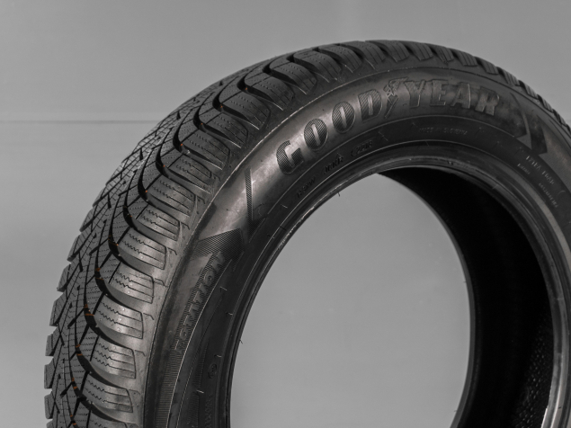 GOODYEAR ULTRAGRIP 9 205/60 R16 96H 5452000447920 ZIMNÍ DEMO PNEUMATIKY