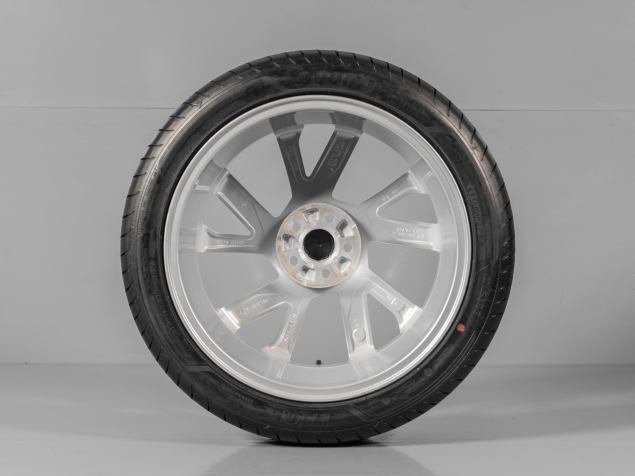 ŠKODA KAMIQ 657601025A 8Z8 215/45 R18 5x100 ORIGINÁLNÍ DEMO LETNÍ ALU SADA