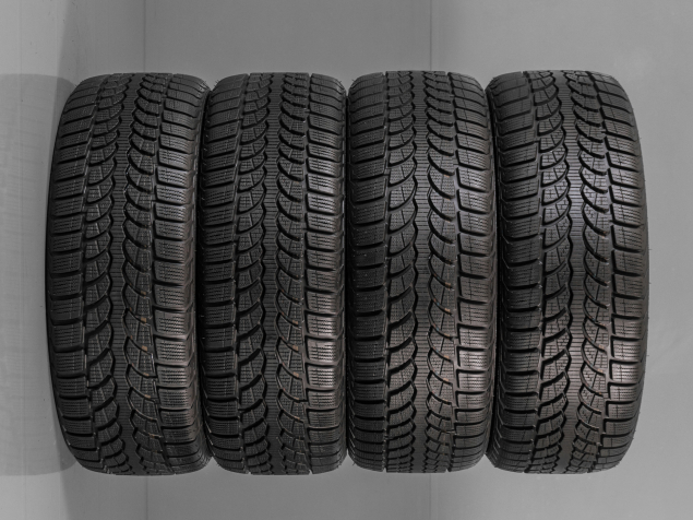 BRIDGESTONE BLIZZAK 205/50 R17 93H 3286340499316 POUŽITÉ ZIMNÍ PNEUMATIKY