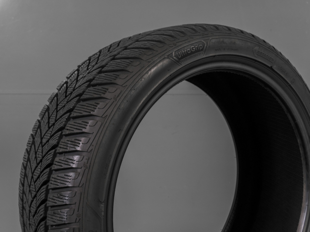 GOODYEAR ULTRAGRIP PERFORMACE+ XL 245/40 R19 98V 5452000830043 ZIMNÍ PNEUMATIKY