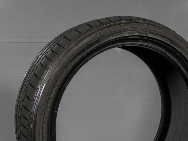 BRIDGESTONE POTENZA RE050A 215/40 R17 87V 3286340730310 POUŽITÉ LETNÍ PNEUMATIKY