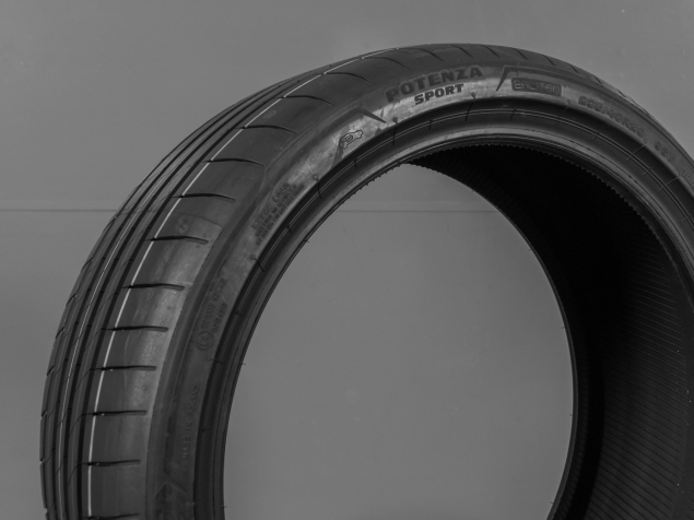 NOVÉ LETNÍ PNEUMATIKY BRIDGESTONE POTENZA SPORT 235/40 R20 96Y