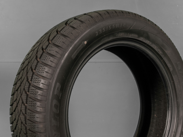235/55 R18 100H POUŽITÉ ZIMNÍ PNEU DUNLOP 3D