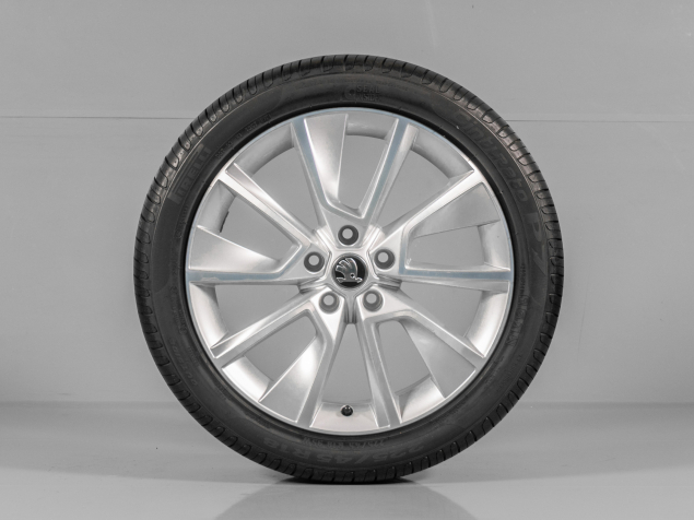 ŠKODA KAROQ, 57A601025D, R18, 5x112, ORIGINÁLNÍ LETNÍ SADA BRAGA