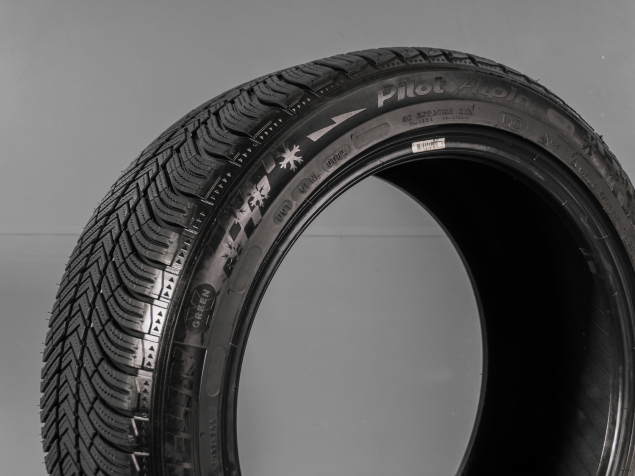 MICHELIN PILOT ALPIN Pa4 255/45 R19 104V 3528703004813 ZIMNÍ PNEUMATIKY