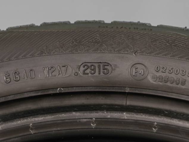 225/50 R17 98H XL POUŽITÉ ZIMNÍ PNEU BARUM
