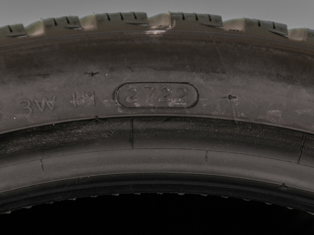 305/30 R20 103W XL NOVÉ ZIMNÍ PNEUMATIKY HANKOOK
