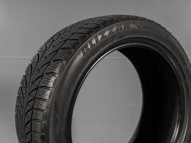 BRIDGESTONE BLIZZAK LM-32 XL 235/45 R18 98V 3286340868815 ZIMNÍ PNEUMATIKY