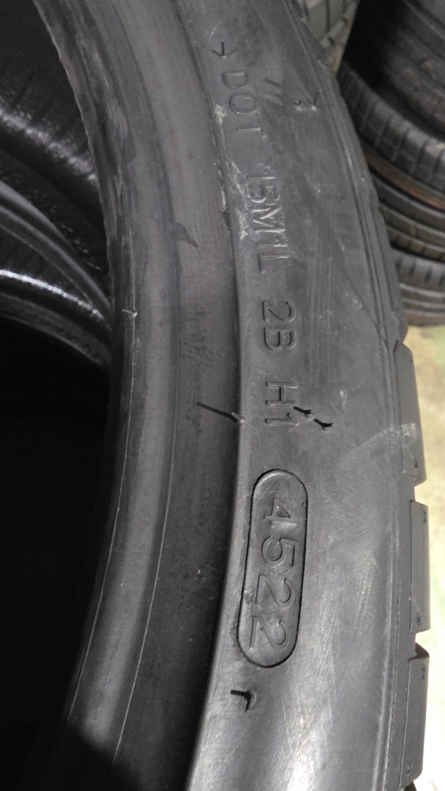 NOVÉ LETNÍ PNEUMATIKY HANKOOK 245/35 R21 EAN: 8808563453576