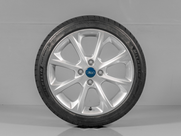 FORD FIESTA, H1BC-1007-C1A, R17, 4x108, SNÍMAČE TLAKU, ORIGINÁLNÍ LETNÍ ALU SADA