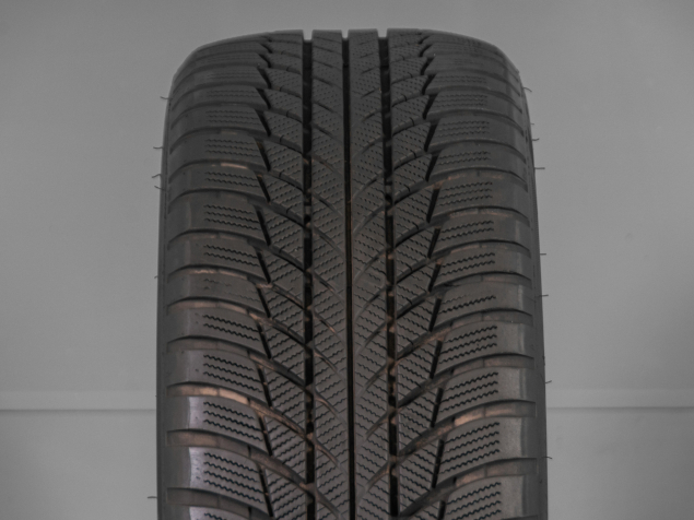 BRIDGESTONE BLIZZAK LM001 XL 225/50 R17 98H 3286340922210 ZIMNÍ PNEUMATIKY