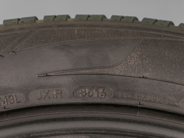235/55 R18 100H POUŽITÉ ZIMNÍ PNEU DUNLOP 3D