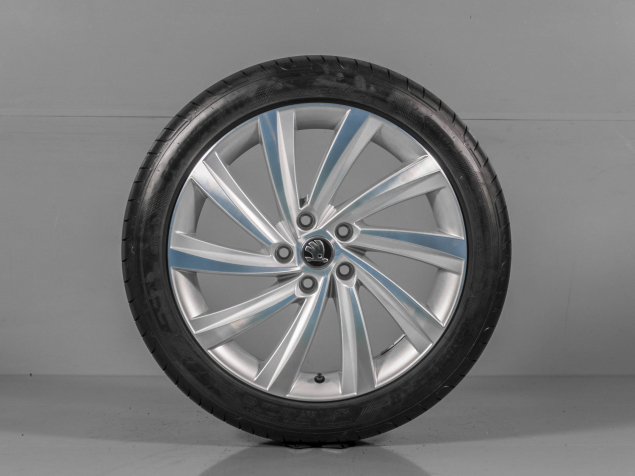 ŠKODA OCTAVIA IV PERSEUS, 5E0601025H/AB, 5E3071498G 8Z8, 225/45 R18, ORIGINÁLNÍ LETNÍ ALU SADA