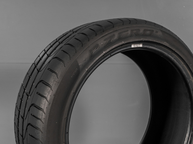PIRELLI P-ZERO 255/40 R19 100Y 8019227271331 LETNÍ PNEUMATIKY