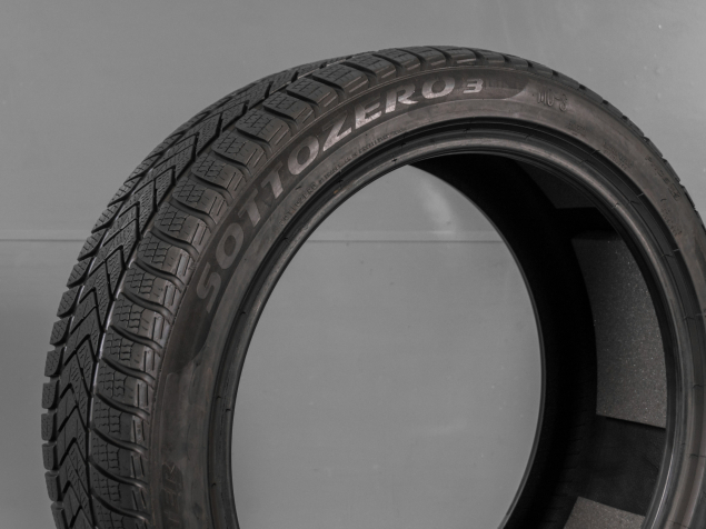 PIRELLI SOTTOZERO 3 255/40 R20 101V 8019227383034 POUŽITÉ ZIMNÍ PNEUMATIKY 2KS