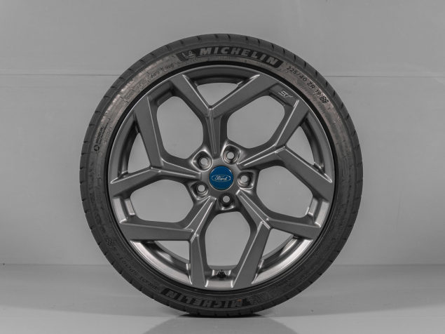 FORD PUMA ST, M1TJ-1007-AB, 225/40 R19 5x108, TPMS, ORIGINÁLNÍ LETNÍ ALU SADA