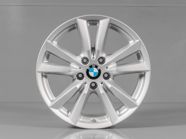 BMW X5 F15 8,5x18 5x120 ET46 6853952 STYLING 446 TPMS POUŽITÁ ALU KOLA