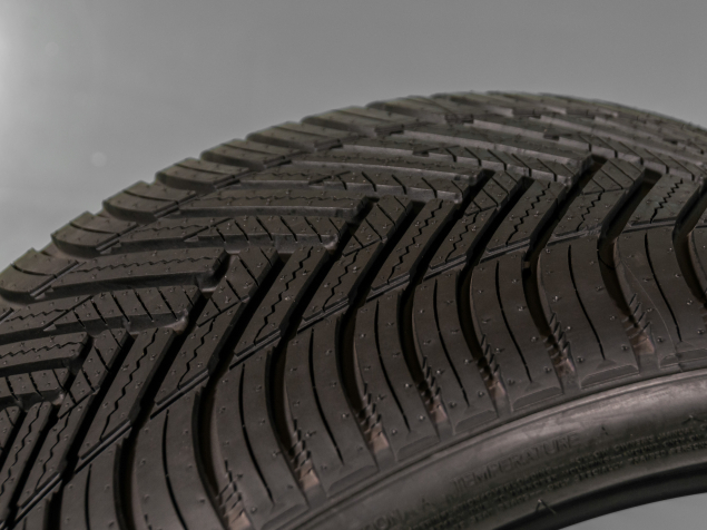 235/35 R19 87Y NOVÉ CELOROČNÍ PNEUHANKOOK   (HA2638)