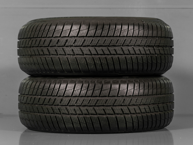 225/60 R17 103V POUŽITÉ ZIMNÍ PNEUMATIKY BARUM
