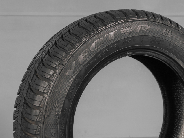 GOODYEAR VECTOR 5+ 175/65 R14 82T CELOROČNÍ PNEUMATIKY