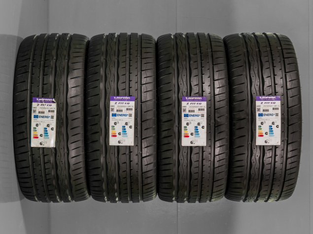 235/30 R20 88Y XL NOVÉ LETNÍ PNEUMATIKY LAUFENN BY HANKOOK