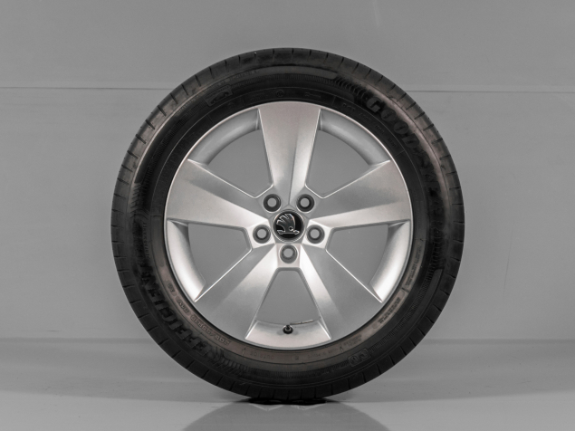 ŠKODA SCALA, 657601025, R16, ROZTEČ 5x100, ORIGINÁLNÍ LETNÍ SADA ORION