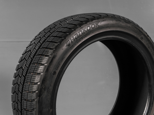 HANKOOK WINTER ICEPT EVO2 XL 215/45 R17 91W 8808563415444 DEMO ZIMNÍ PNEUMATIKY