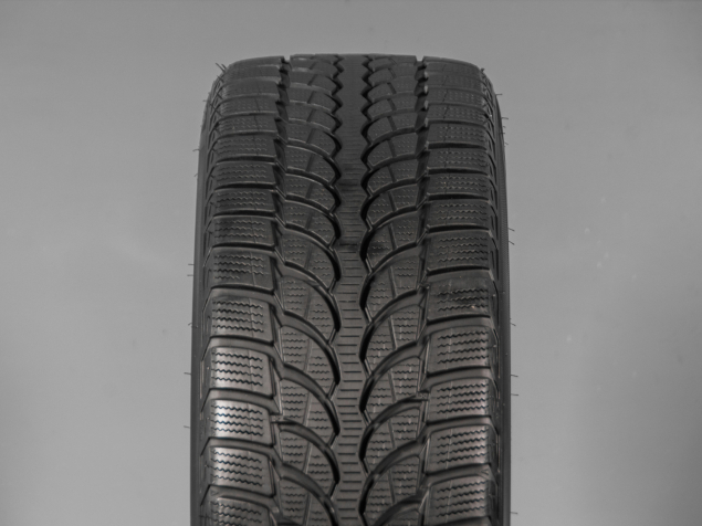 BRIDGESTONE BLIZZAK LM-32 215/45 R16 90V 3286340960014 ZIMNÍ PNEUMATIKY