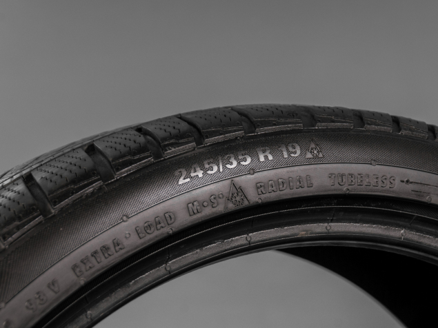 ZIMNÍ PNEUMATIKY CONTINENTAL 245/35 R19 93V