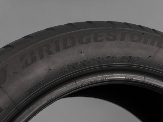 BRIDGESTONE BLIZZAK LM001 XL 225/50 R17 98H 3286340922210 ZIMNÍ PNEUMATIKY